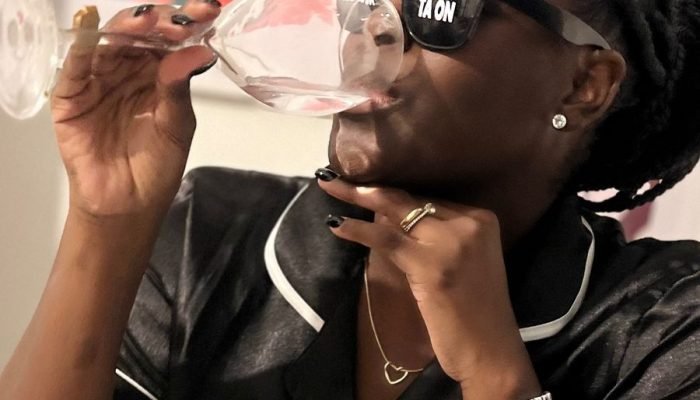 Conversas de rua: entre risos, essÃªncia e a 12.Âª ediÃ§Ã£oEntre o SilÃªncio e a Voz by...